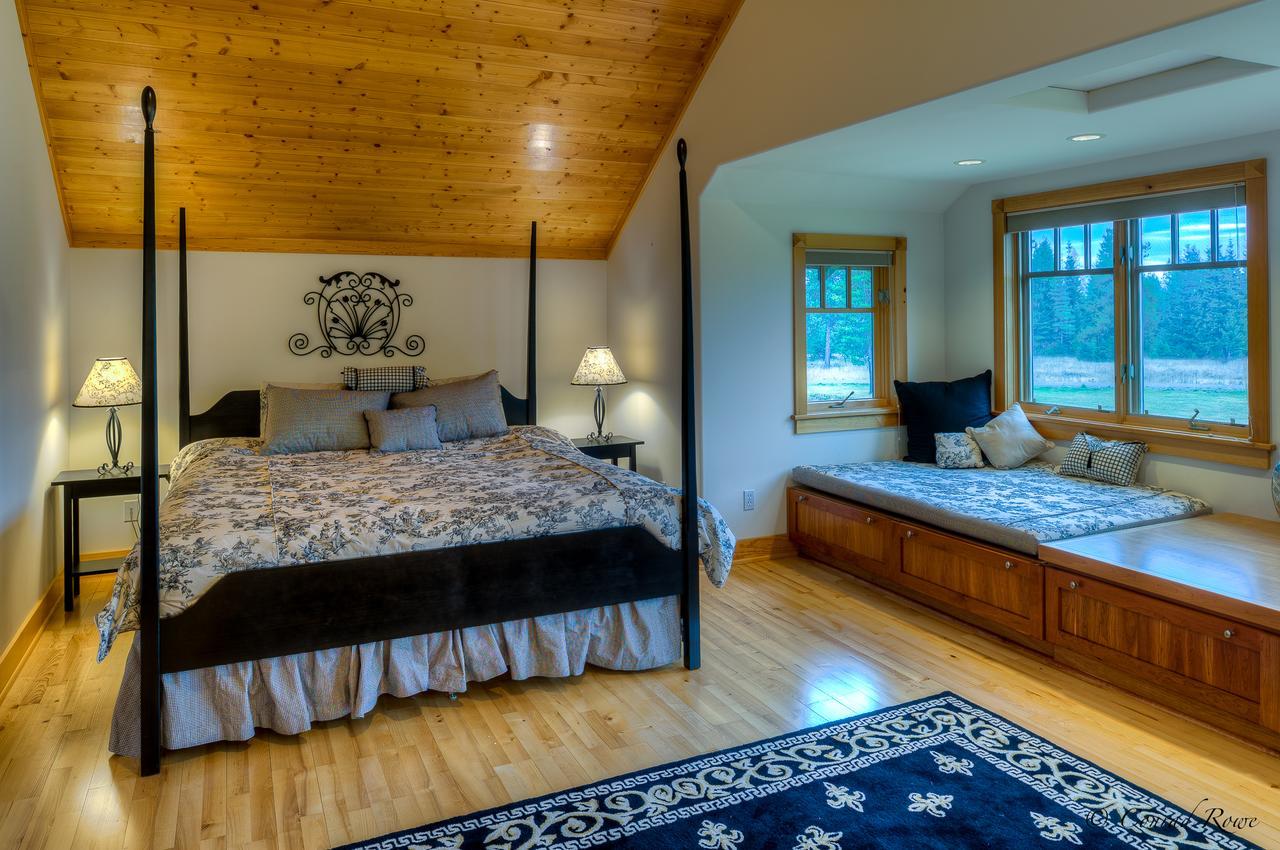 The Lodge At Trout Creek Bed And Breakfast Exterior foto